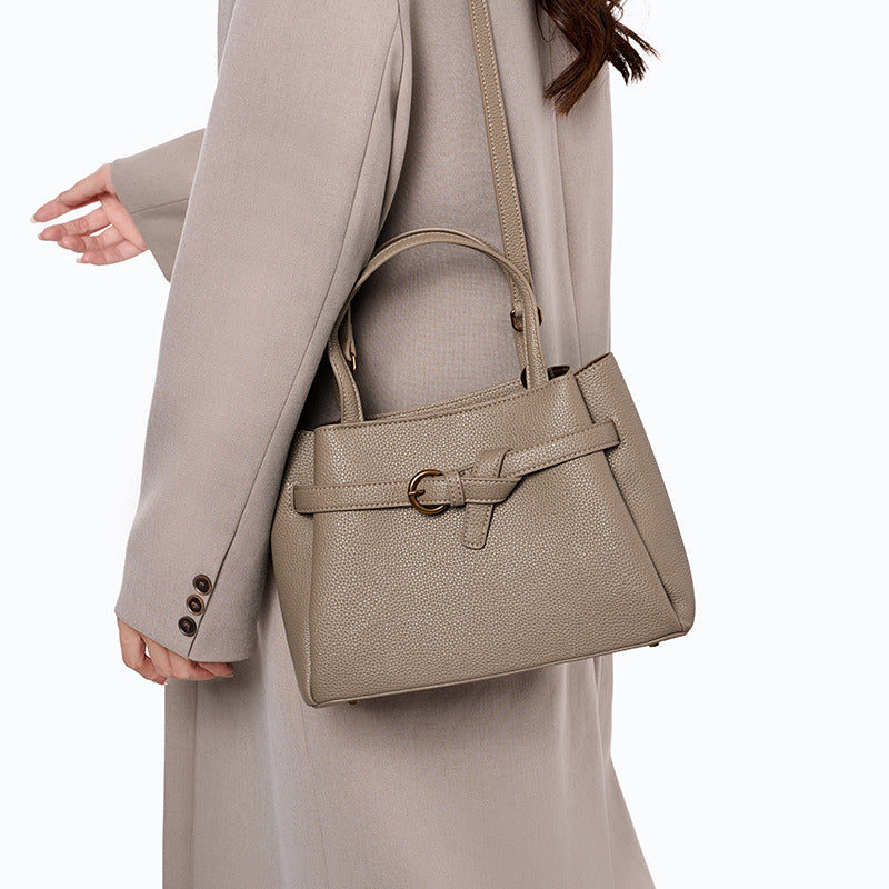 The Elara Top Handle